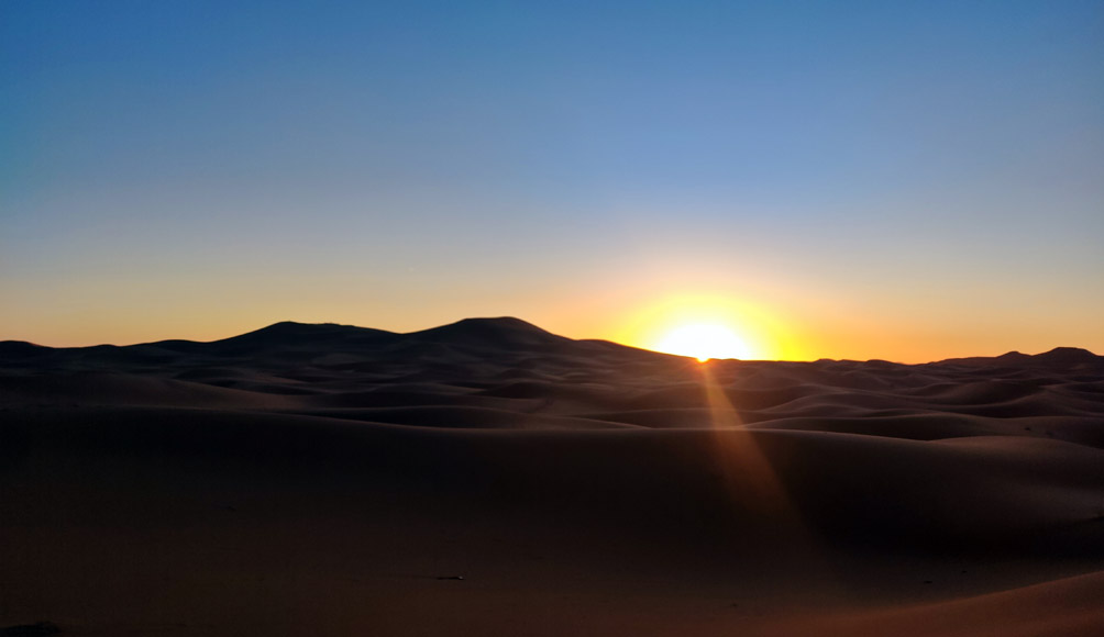 Lever de soleil à Merzouga, Maroc